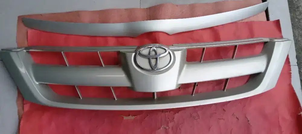 Gril toyota innova 2004 sampai 2006 latbening