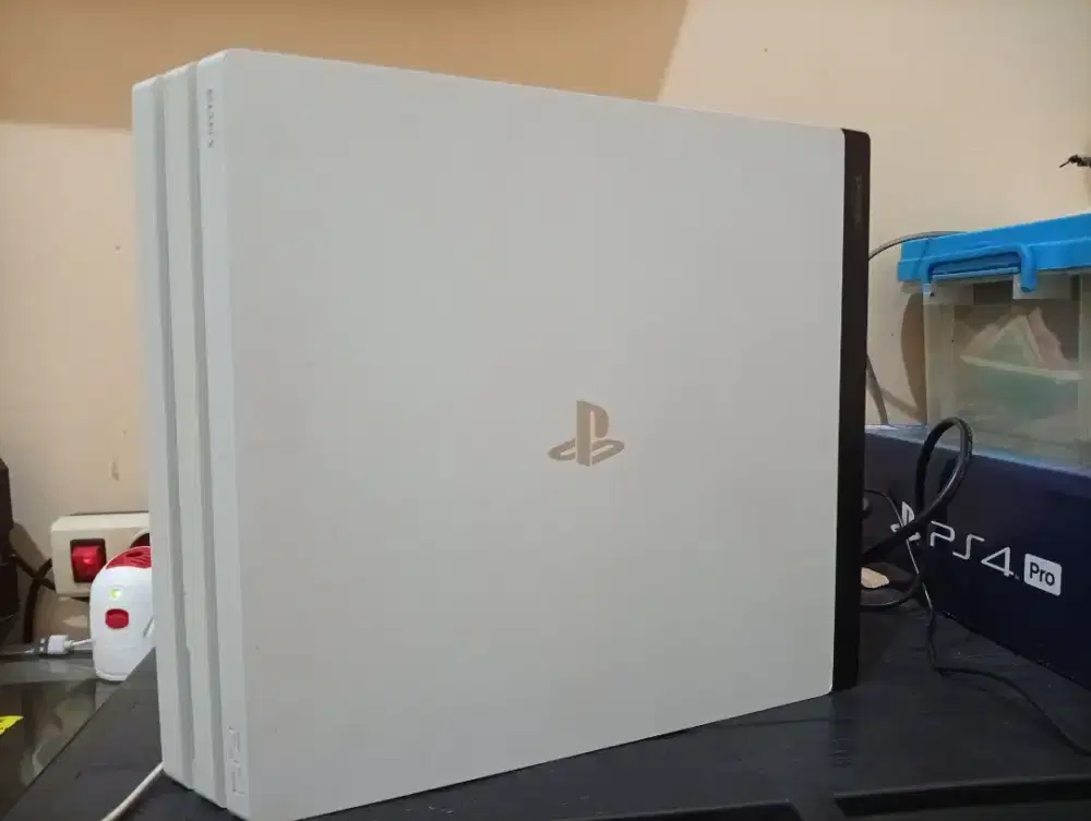 PS 4 PRO 1 TB SECOND