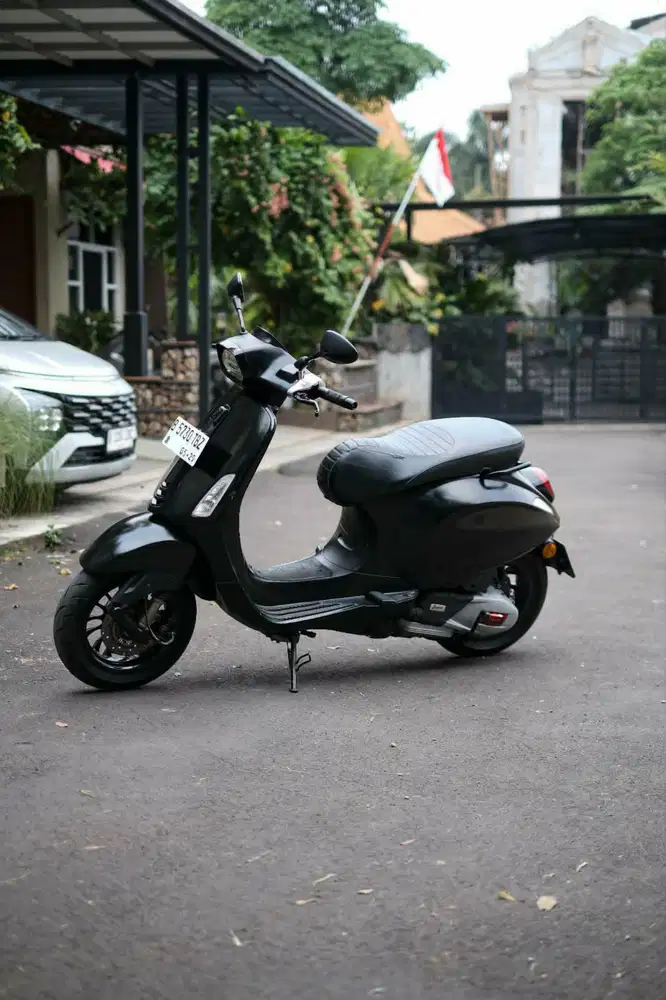 VESPA SPRINT 150 NOTTE LIMITED 2019