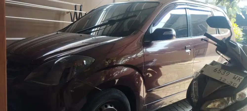 Dijual Xenia marun 1000cc 2010