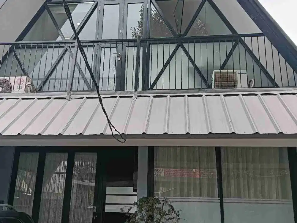DISEWAKAN RUMAH RASA VILLA FULL FURNISHED DI AKSES YANG SANGAT STRATEGIS DEKAT KE JAKARTA TIMUR/DEPOK DAN DEKAT KAMPUS GUNADARMA DAN UI