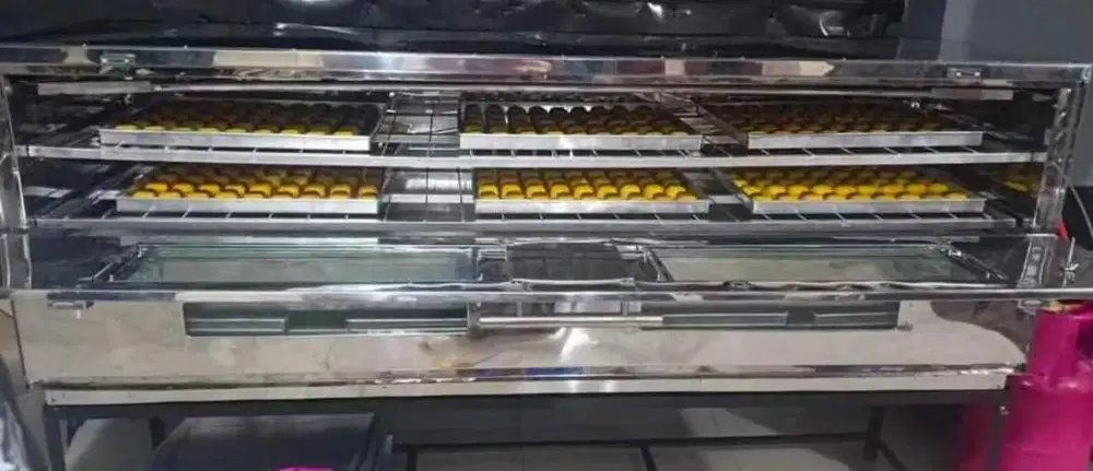Oven muat 6 loyang besar