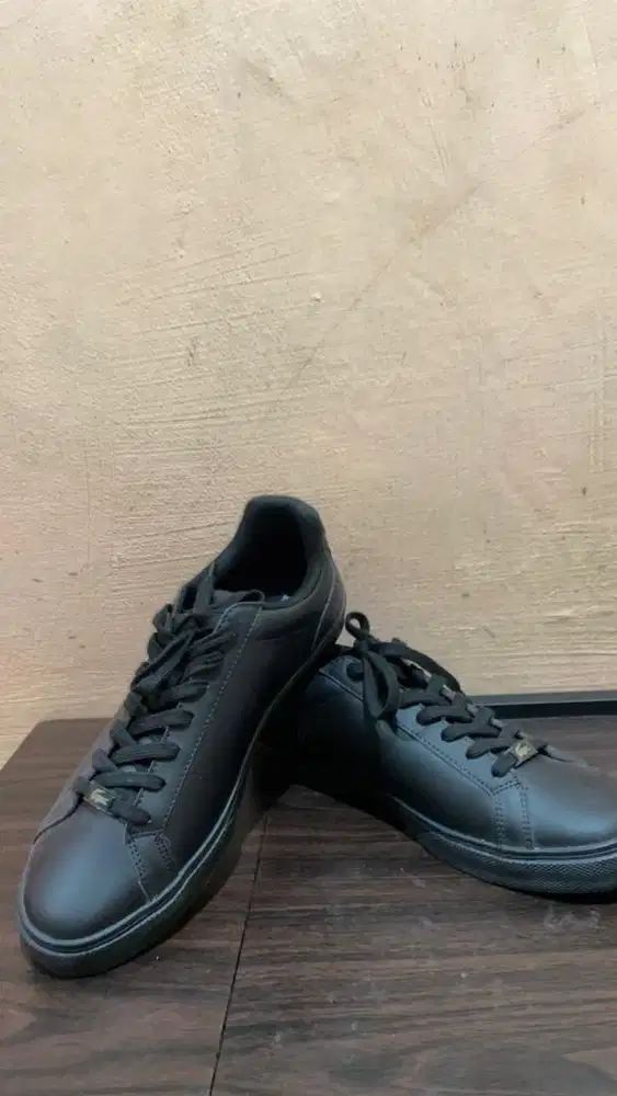 DIJUAL LACOSTE CARNABY PRO TRIPLET ORIGINAL