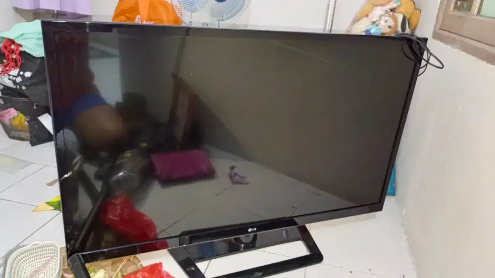Merek: LG LCD 47LS4600-TA.ATIWLJD