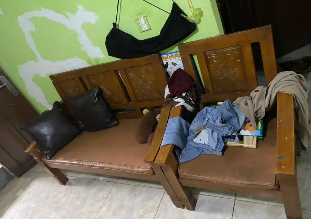 Kursi Tamu Bekas ada Minus