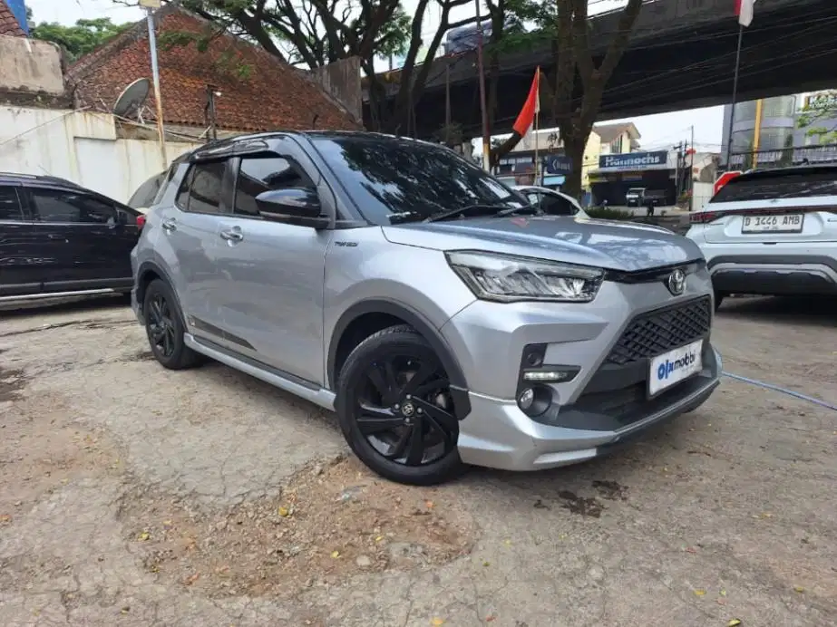 LOW DP Toyota Raize 1.0 T GR SPORT Two Tone Bensin-AT 2021 AJK