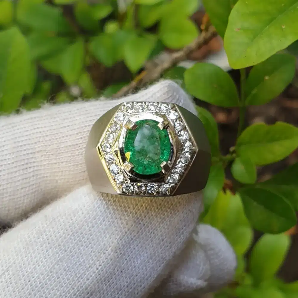 Natural Emerald 2.18 crt