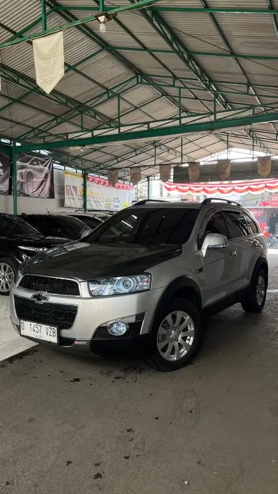 Chevrolet Captiva 2.0 LTZ AT MATIC 2011 4x4 DIESEL 2.4 2012 fortuner