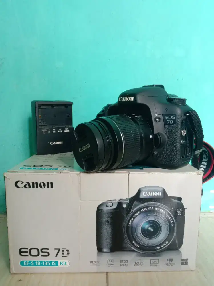Canon 7D & Lensa Kit SC rendah