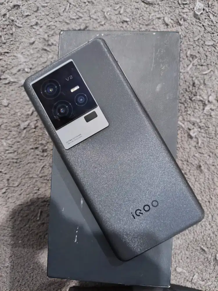 Iqoo 11 16/256 GB fullset