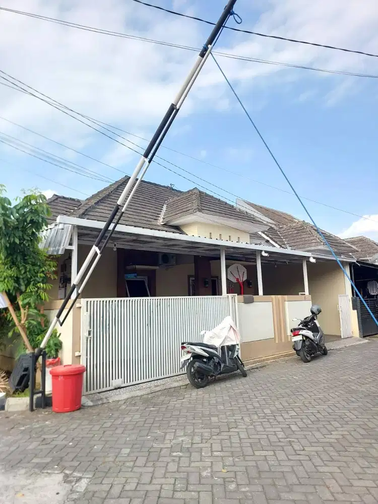 Rumah Hook Strategis di Jambon dekat Jalan Magelang