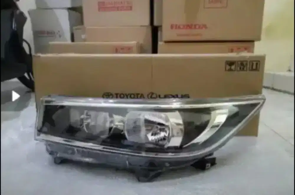 Head lamp Toyota Innova 2021 original Toyota