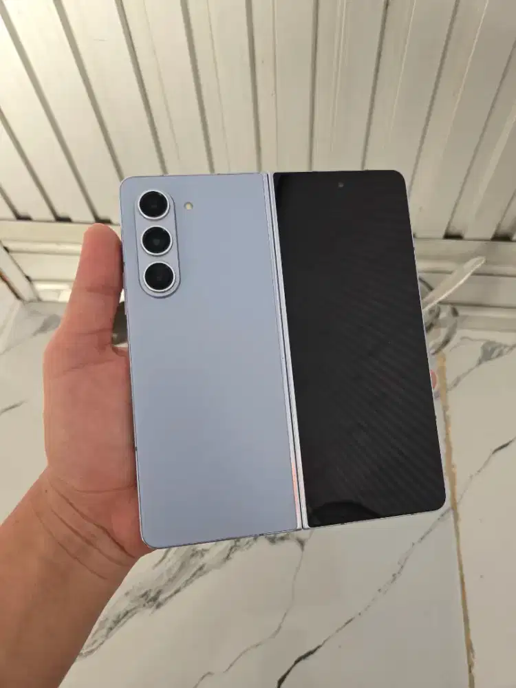 Samsung Z Fold 5 512 gb Icy Blue ex sein (-bercak kecil)
