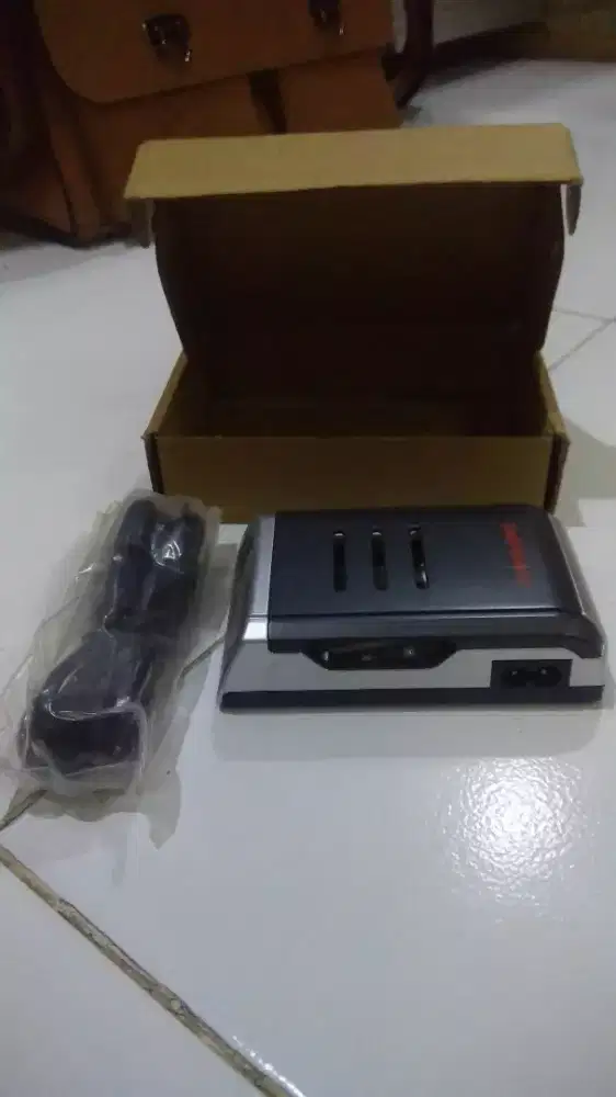Charger baterai