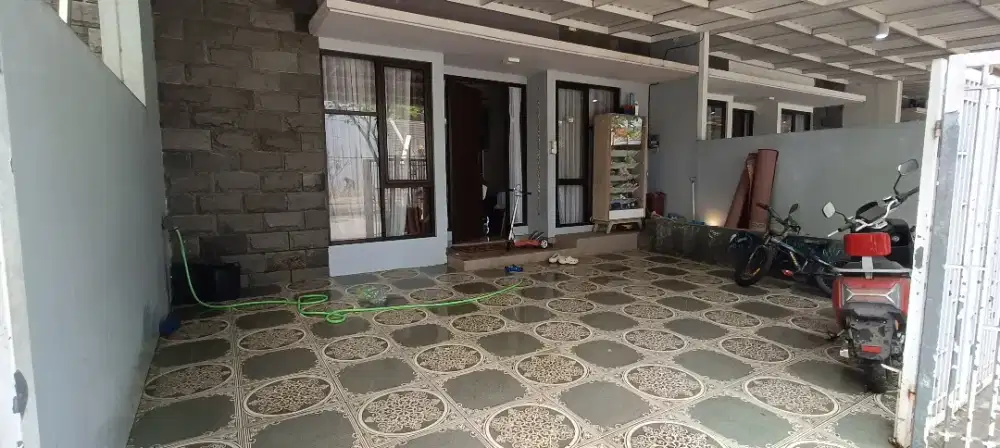 Disewakan Rumah nego graha laras sentul jl raya Jakarta bogor - bogor