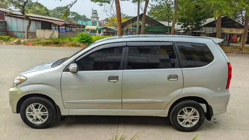Daihatsu Xenia 2011 Bensin