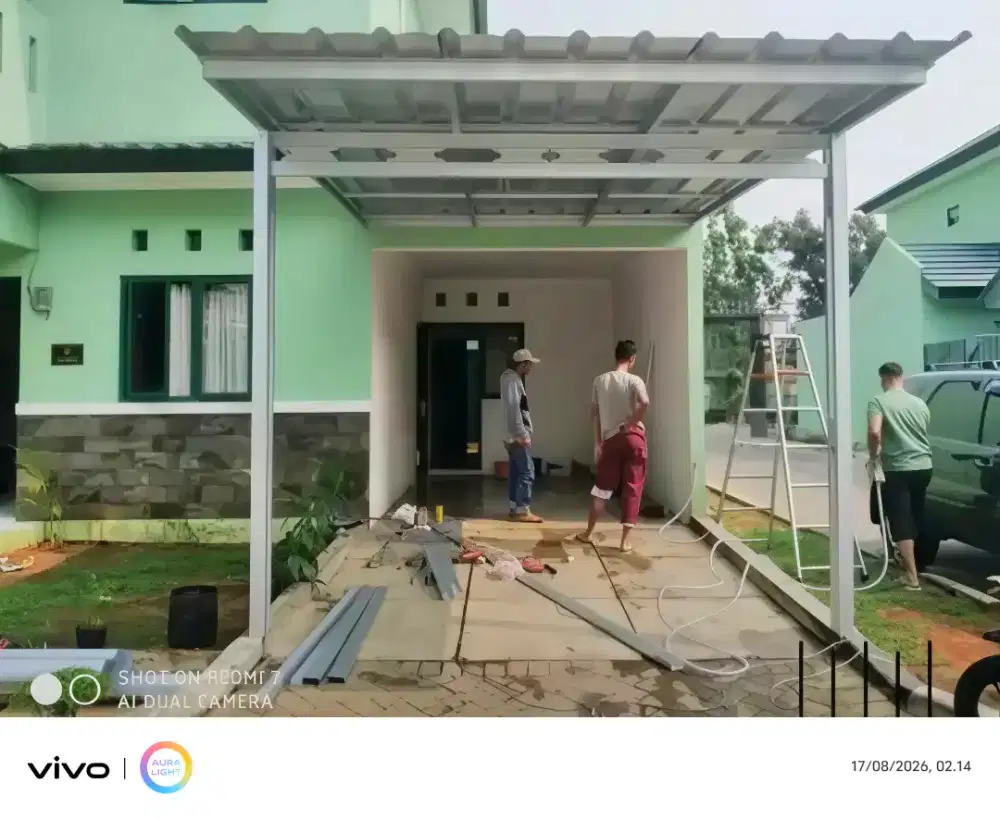 Kanopi baja ringan dan garasi