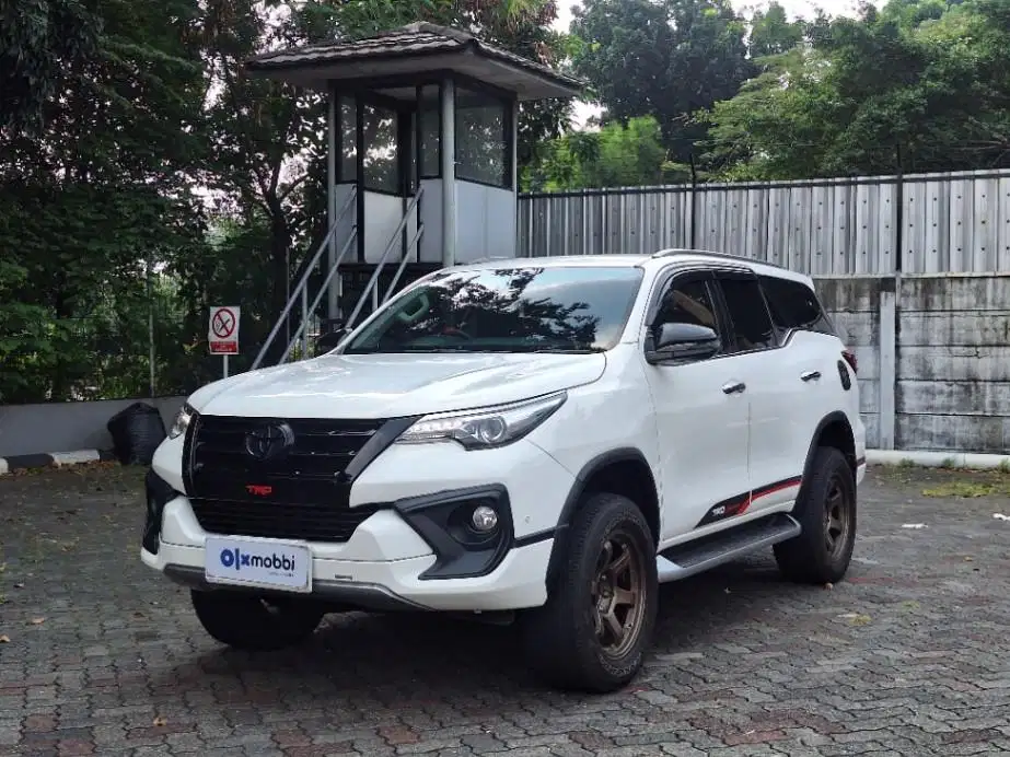 Toyota Fortuner 2.4 4x2 VRZ Solar-AT 2018