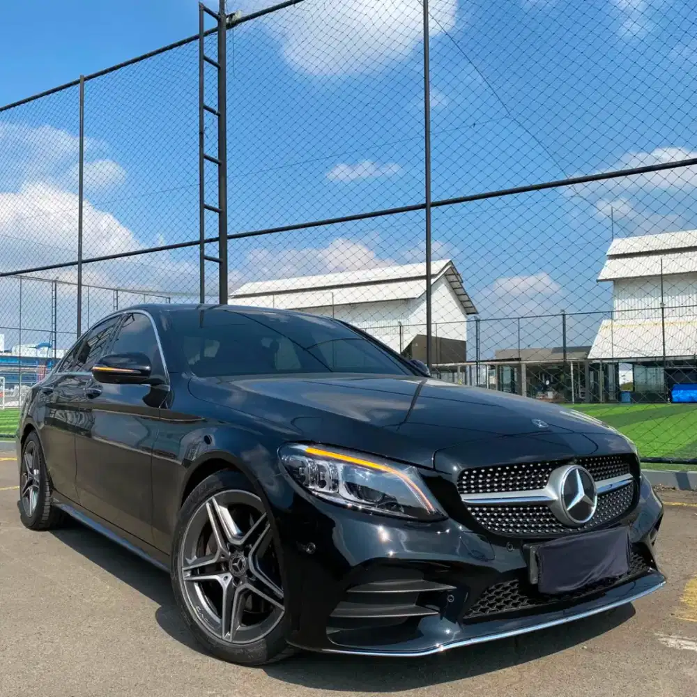 Mercedes Benz C300 / C 300 AMG 2019 Black Panoramic