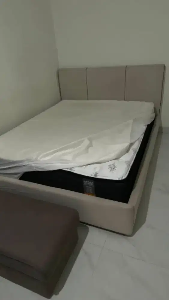 Kasur Ashley sleep + ranjang + sofa storage