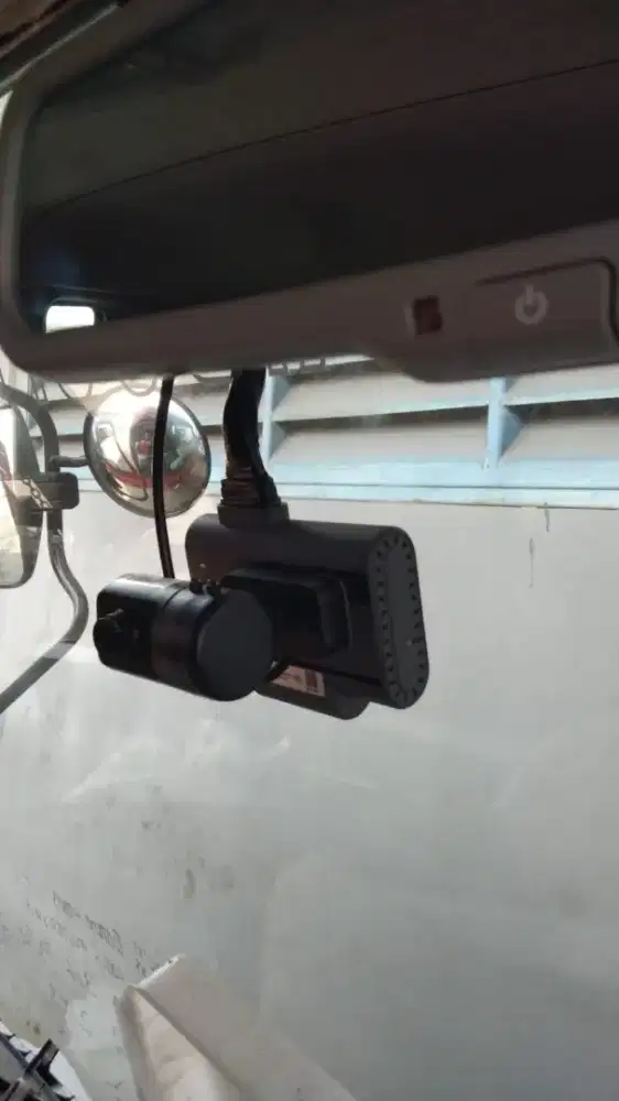 GPS dan Dascam Untuk Truk dan Mobil