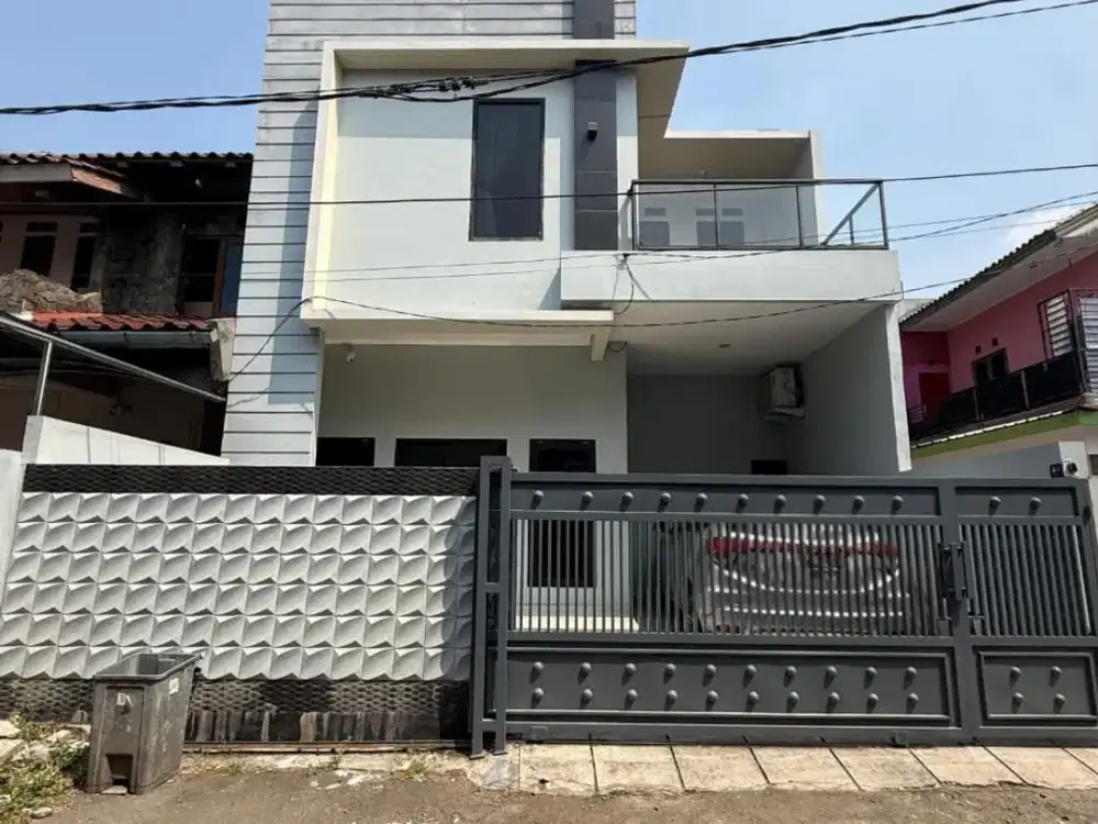 Rumah Modern Plus Rooftop, Murah & Strategis di Cibubur Indah 2, Jaktim - SHM