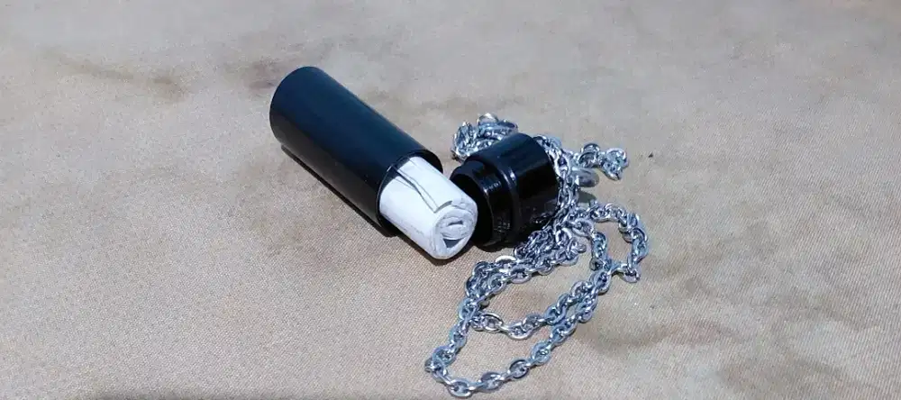 Kalung dan isi hiriz anak