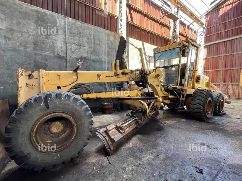 Dijual Motorgrader KOMATSU GD-705A (2009)