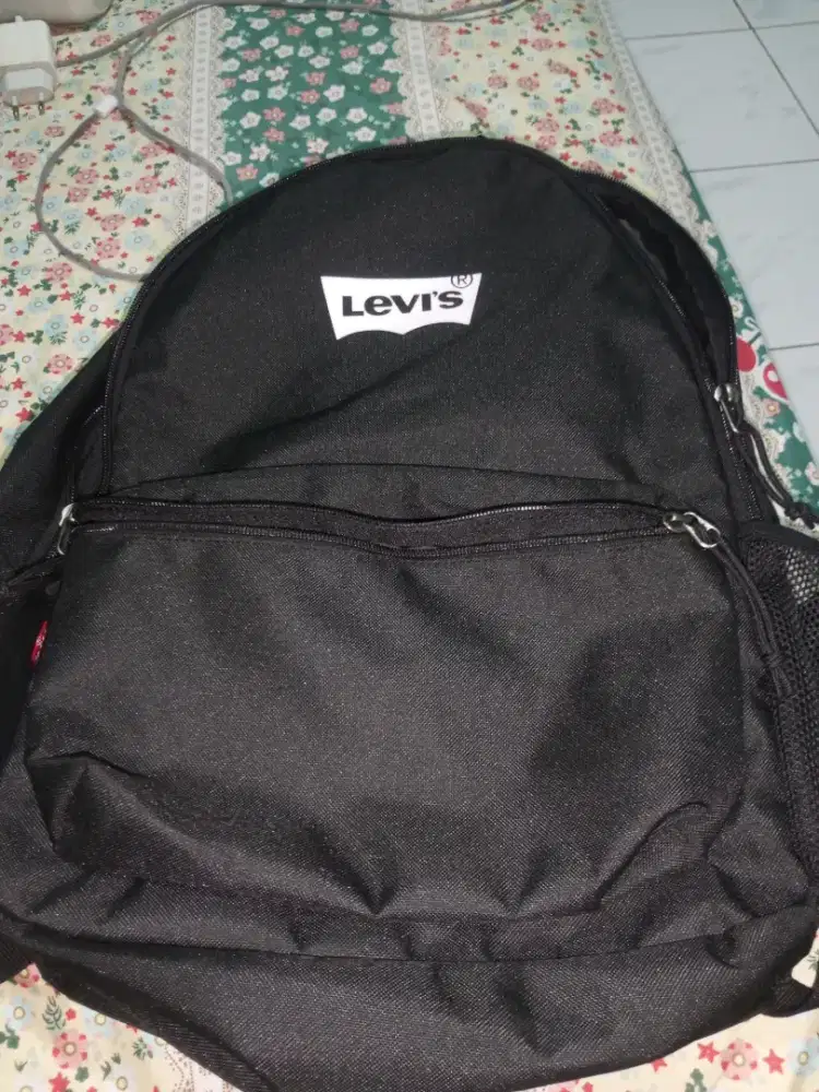 tas ransel levi's