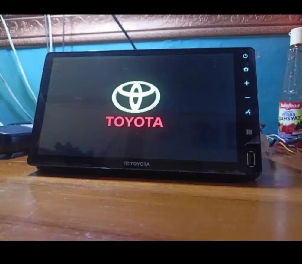 Head unit venturer fortuner