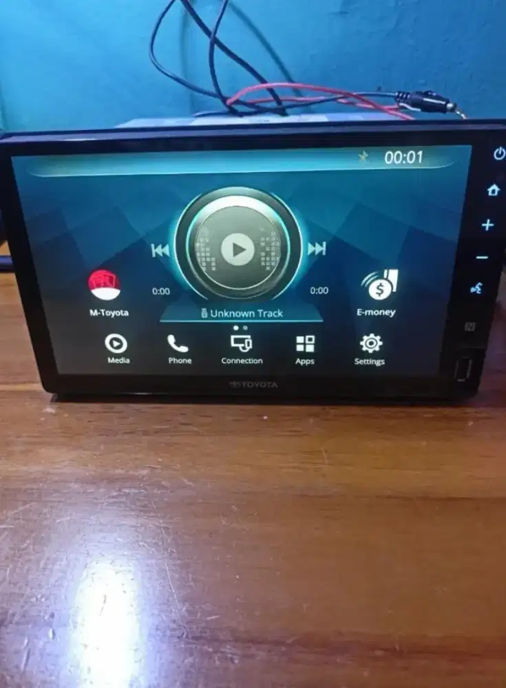 Head unit venturer fortuner