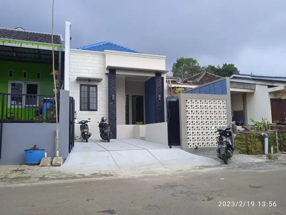 RUMAH MODERN SHM READY SIAP HUNI BISA KPR PINGGIR JALAN ASPAL