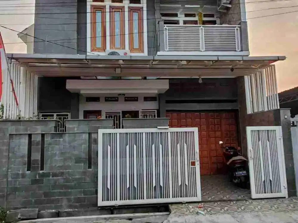 Rumah Murah 2 Lantai Semi Furnished Area Antapani
