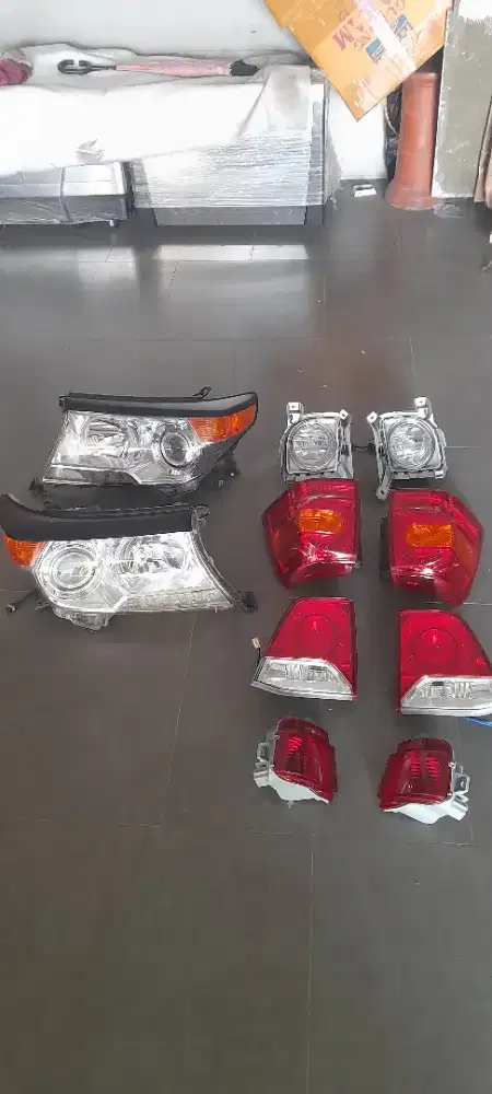 Jual copotan lampu lancruiser 200 thn 2010