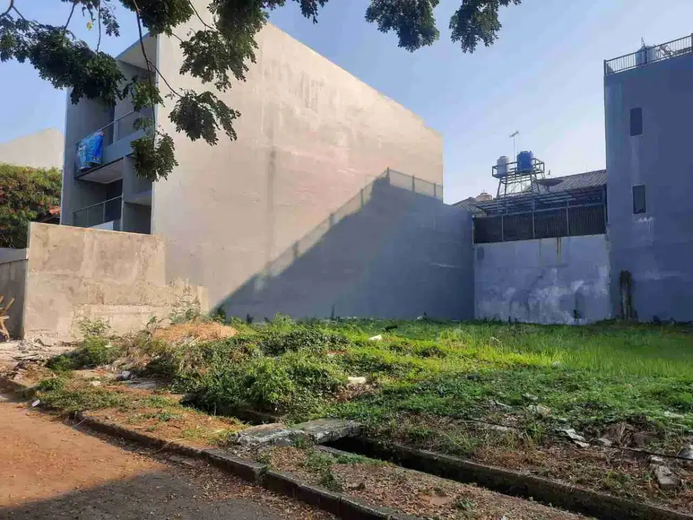 Dijual kavling 225 m2,  9x25 hdp timur Taman Surya 5