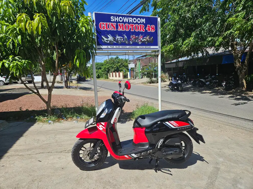 Di jual honda scoopy tahun 2023