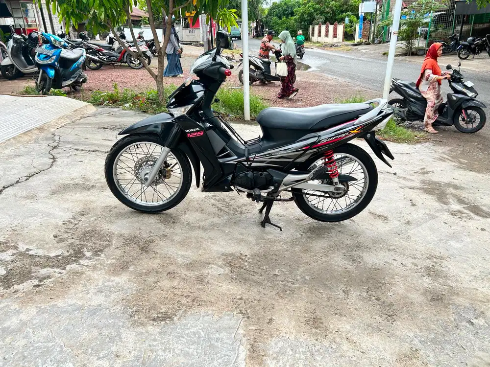 Di jual hknda suora x 125 tahun 2008