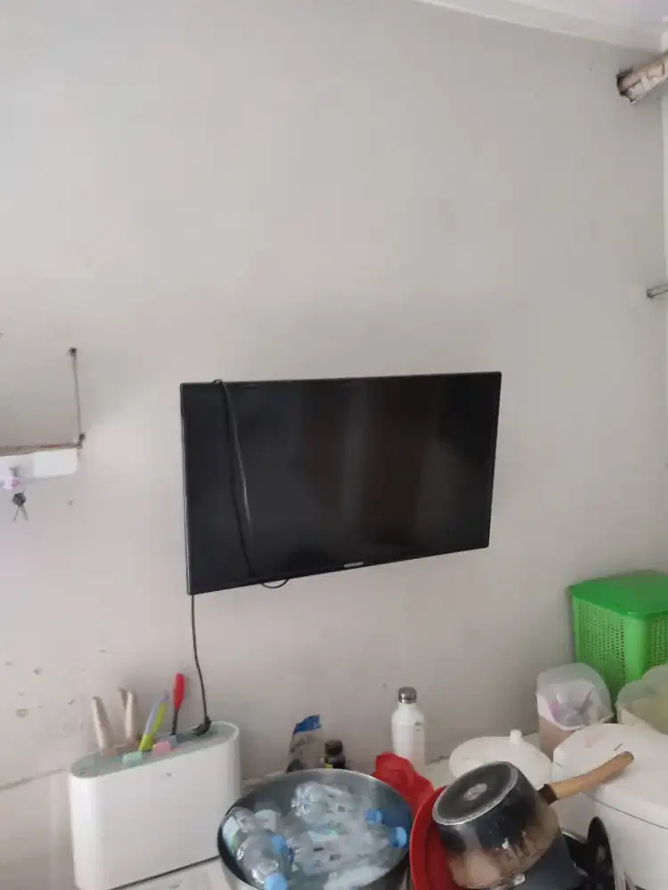 Baru tapi bekas TV flat Sharp 29 inci