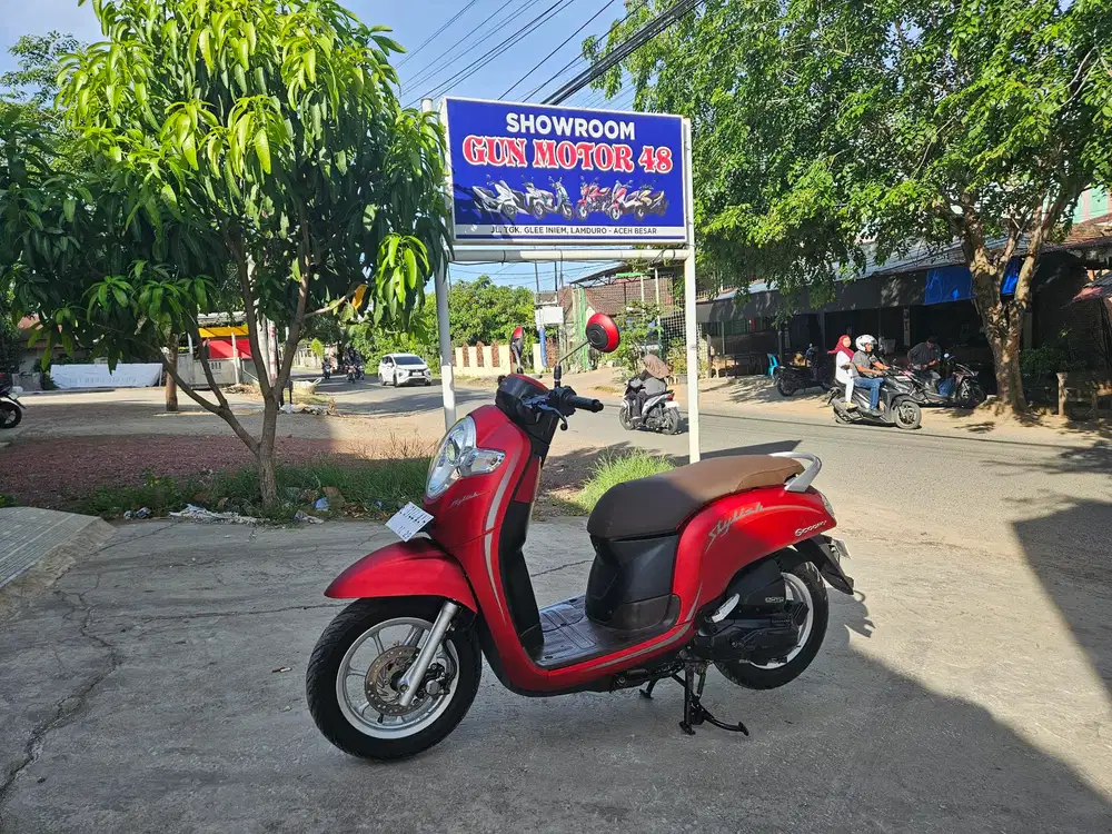 Di jual honda scoooy tahun 2019
