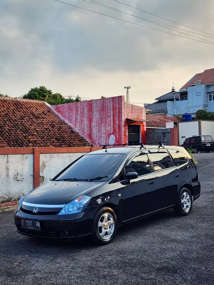 Honda Stream 1.7 2005 Manual (Facelift)