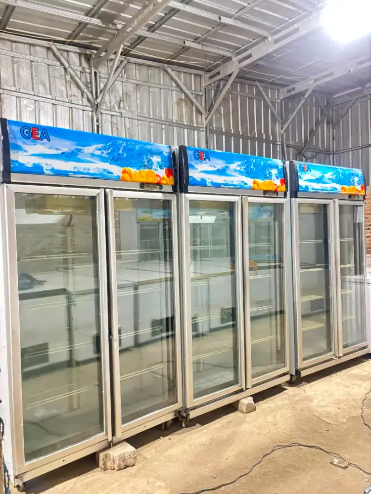Showecase 2 pintu
