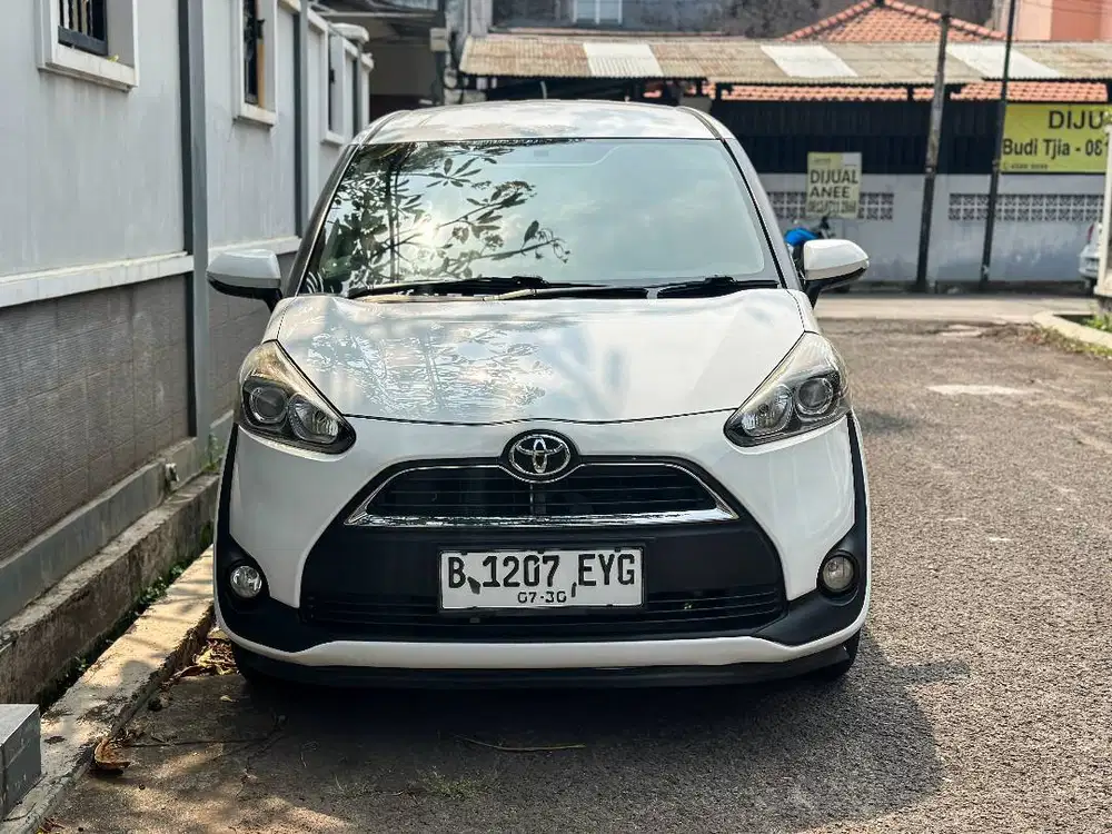 Sienta V AT 2017 Putih DP 5jt Cash Atau Kredit Terbaik SeOLX!