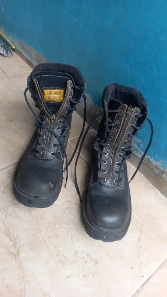 Safety shoes 43