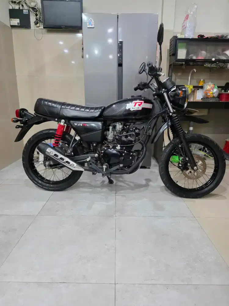 Kawasaki W175 Tr 2025 (Mulus Full Ori)