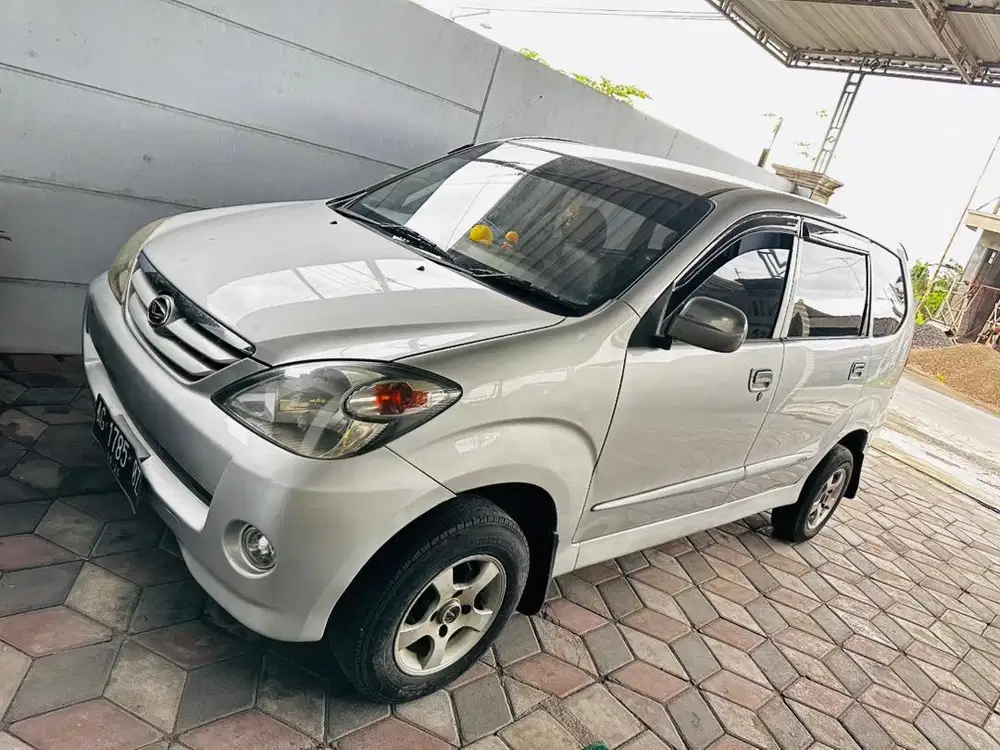 Xenia silver 2005 Li deluxe power stering zenia senia
