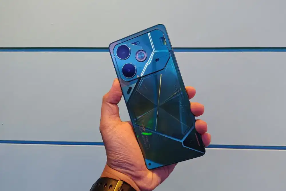 Tecno pova 6 ram 8/256