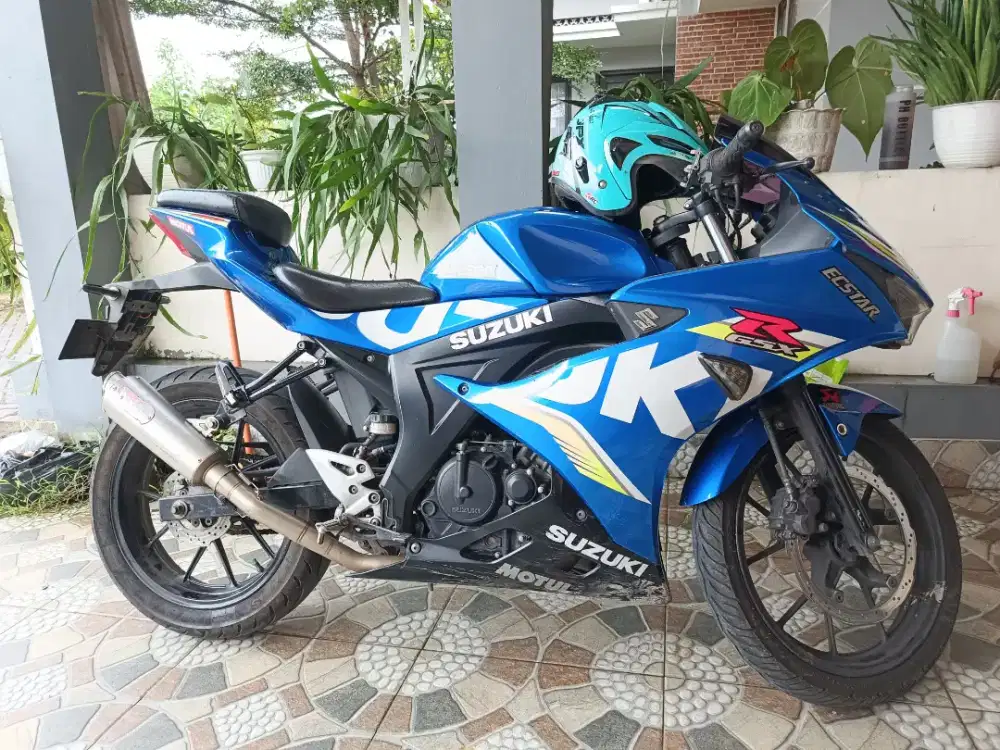 DIJUAL CEPAT SUZUKI GSX R-150 2017 BLUE KEYLESS (PLAT BN)