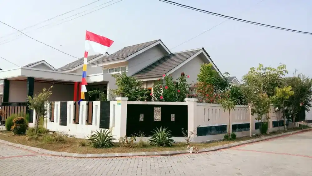 Dijual Rumah Hoek,LT 266M²,Beli 1 Bisa 2 Rumah,Di bawah harga pasaran