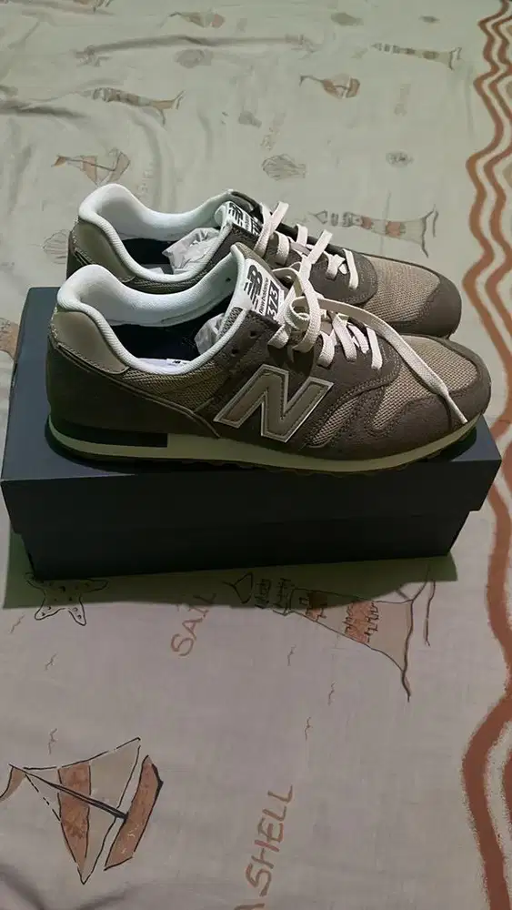 sepatu nb 373 classic