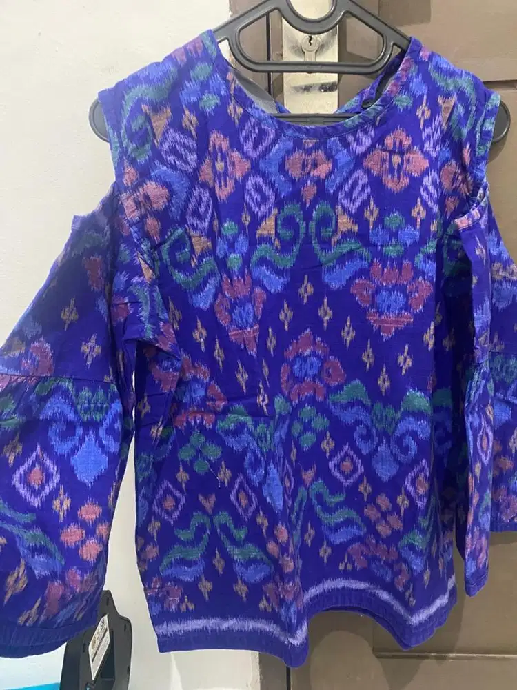 Atasan corak batik